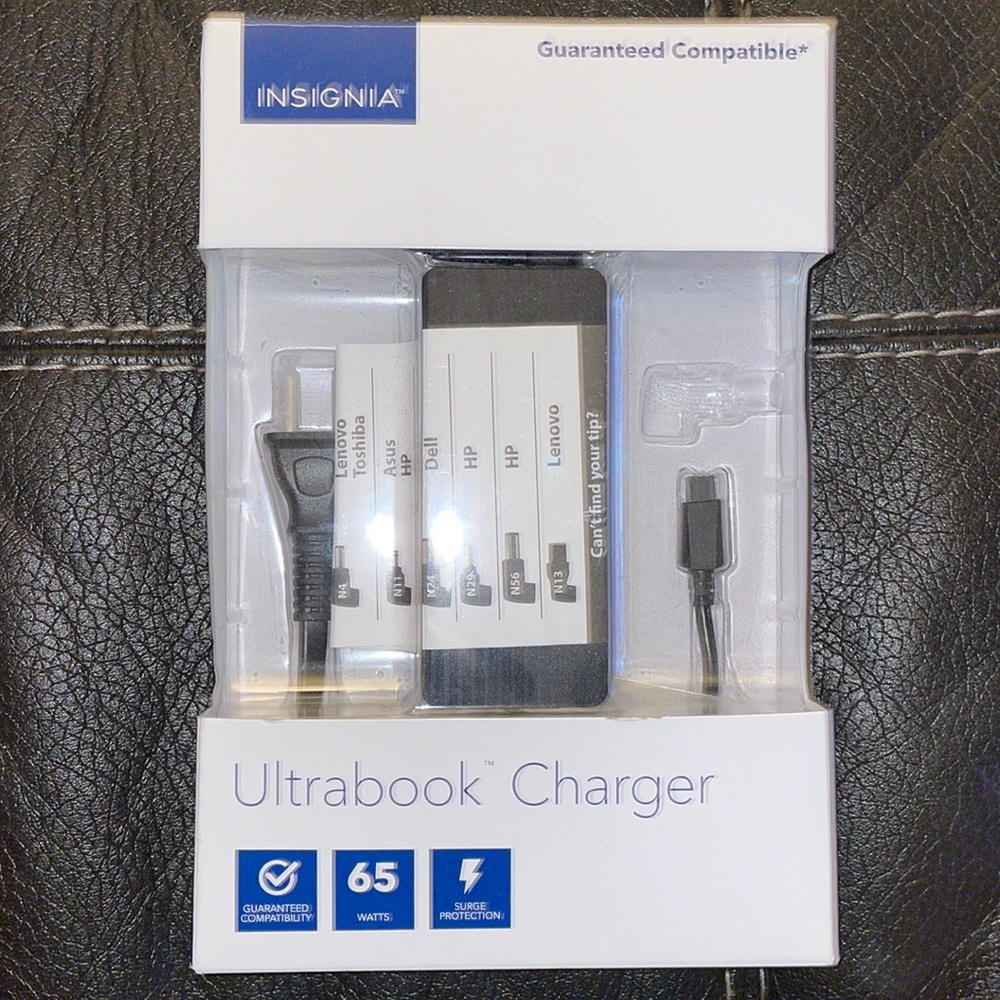 NIB Insignia 65W Universal Ultrabook Laptop Charger